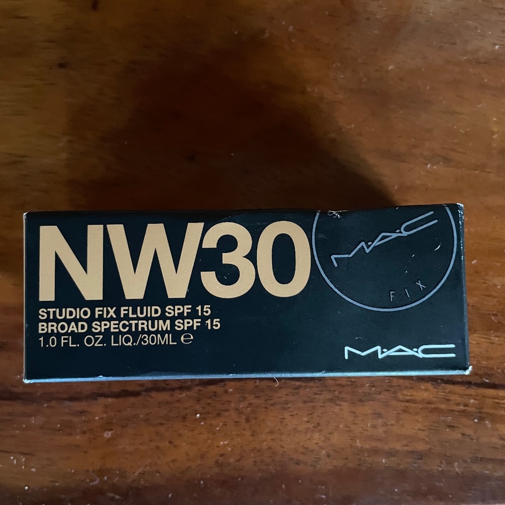 MAC STUDIO FIX FLUID SPF15 Color NW30